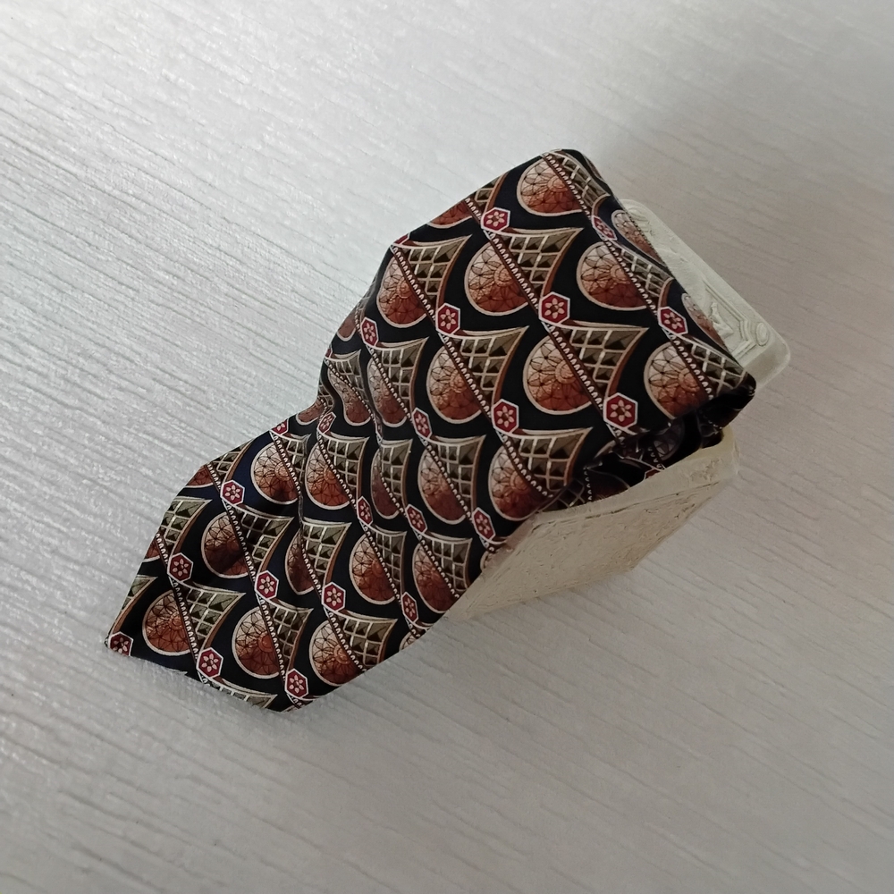 Keith DANIELS  100% Silk Geometric Men's Tie in Navy Green Brown and Red